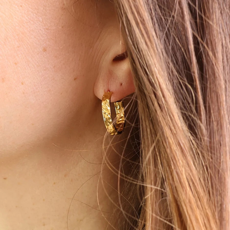 POM WATERPROOF - Gold Plated Stainless Steel Hammered C-Hoop Earrings