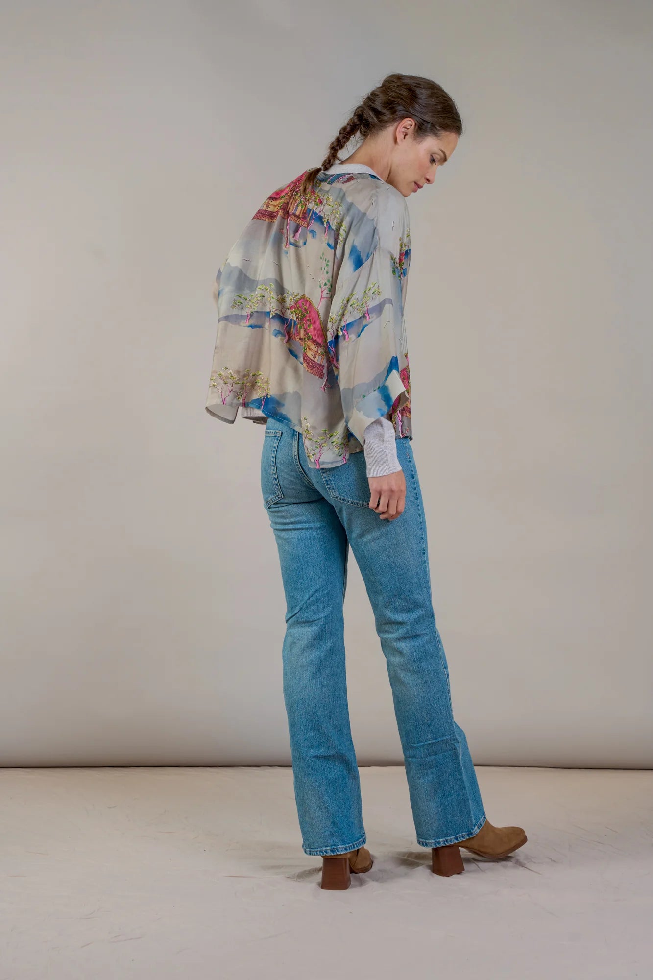 Oriental Landscape Grey Kimono - One Hundred Stars