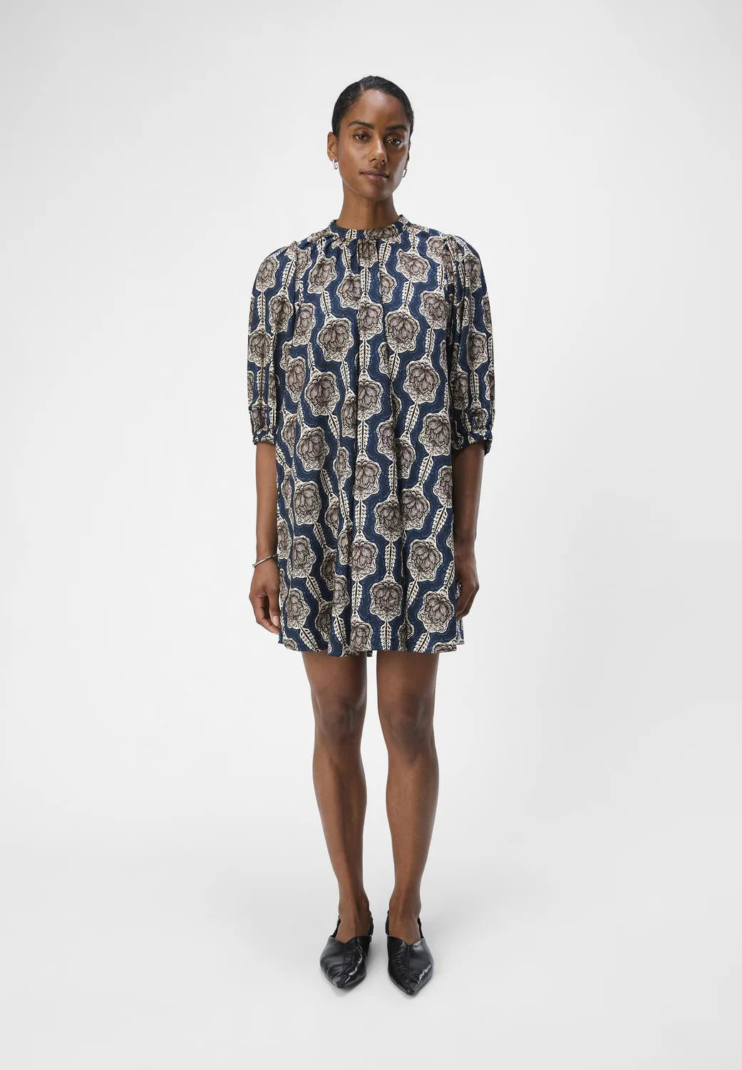 Object OBJEMMI Dress in Black/White Sand