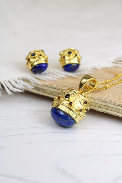 My Doris Blue Onyx & Garnet Pendant