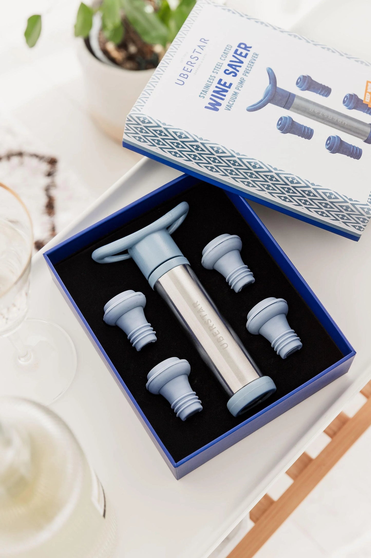 UBERSTAR - Wine Saver Vacuum Pump and Stopper Set