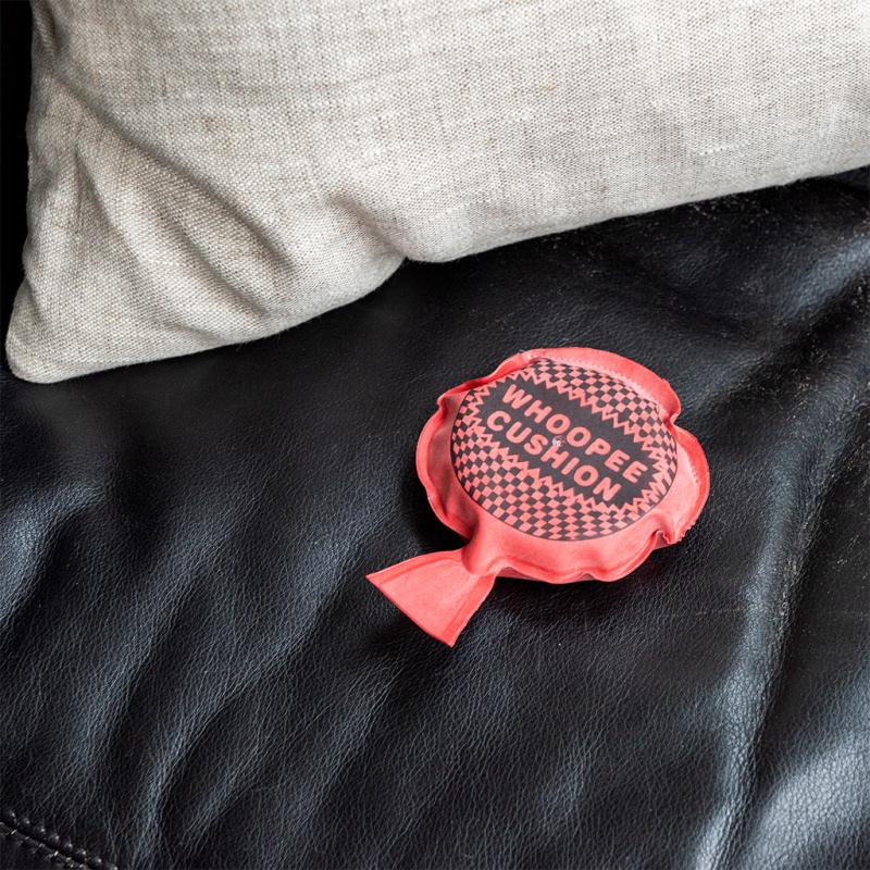Mini whoopee cushion