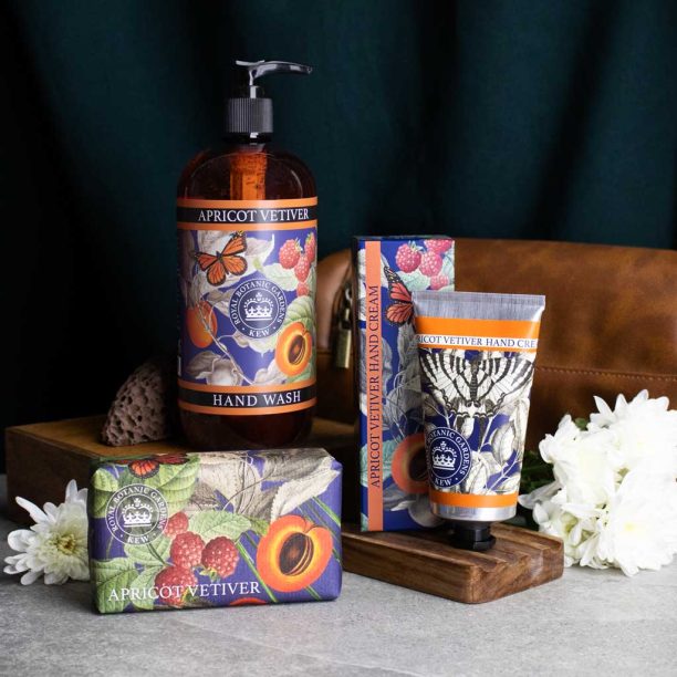Kew Soap - Apricot Vetiver
