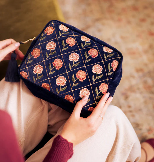 Elizabeth Scarlett Rose Wash Bag