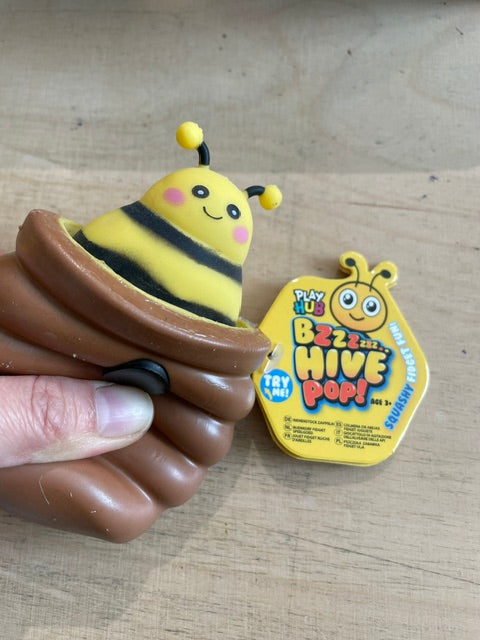 Play Hub - Beehive BZZZZ Hive Pop