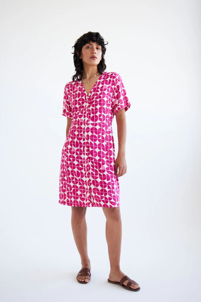 Ichi Ihnasreen Love Potion Knee Length Dress - Graphic Pink