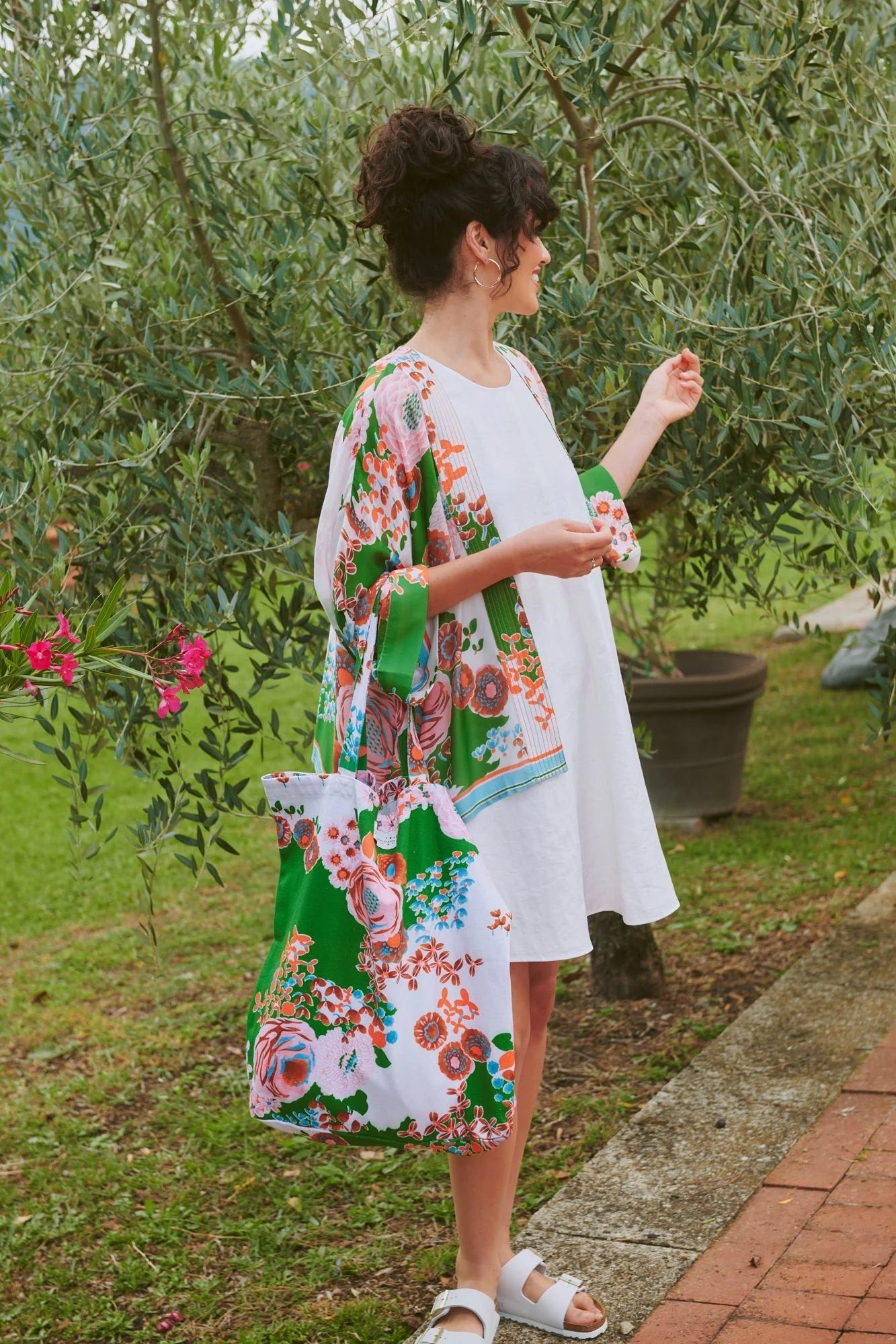 Kitsch Bouquet Green Kimono - One Hundred Stars