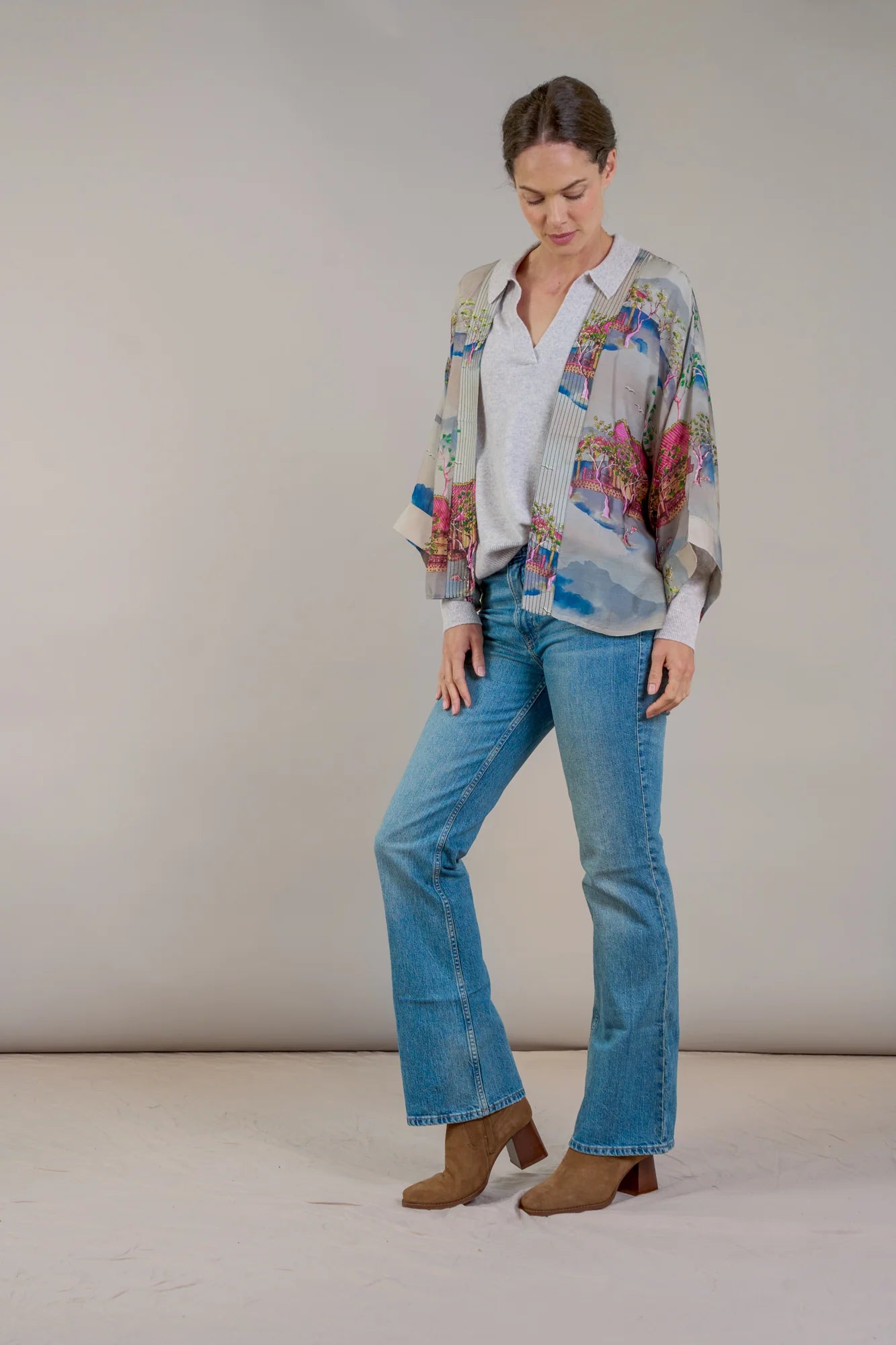 Oriental Landscape Grey Kimono - One Hundred Stars