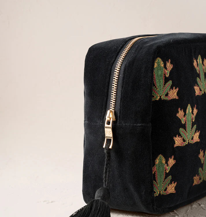 Tree Frogs Wash Bag - Charcoal