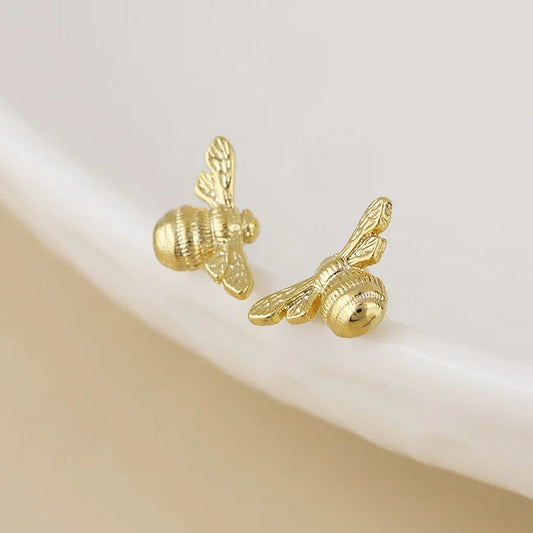 POM - Gold plated Earrings Intricate Bee