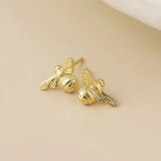 POM - Gold plated Earrings Intricate Bee
