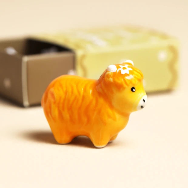 Lisa Angel - Tiny Matchbox Ceramic Highland Cow Token