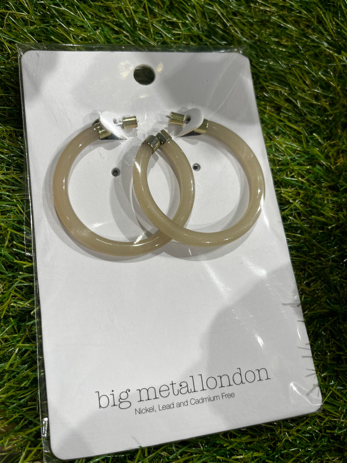 Elle Resin Metal Hoop Earrings Beige - Big Metal London